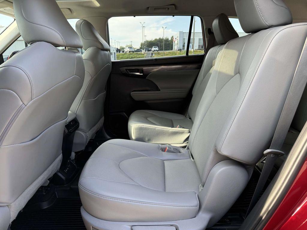 used 2022 Toyota Highlander Hybrid car, priced at $35,300