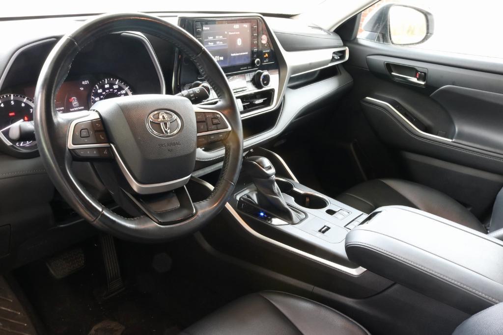 used 2022 Toyota Highlander car, priced at $33,900