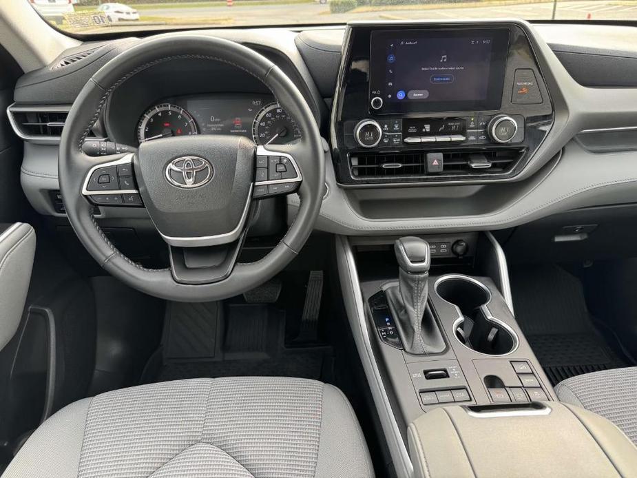 used 2023 Toyota Highlander car, priced at $44,397