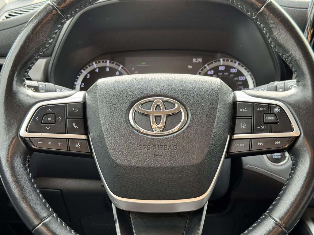 used 2023 Toyota Highlander car, priced at $32,653