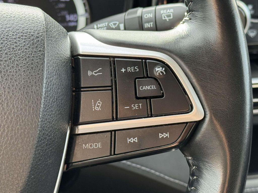 used 2023 Toyota Highlander car, priced at $32,653