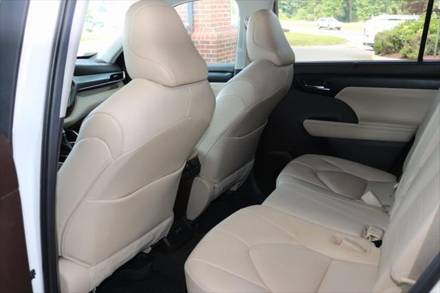 used 2021 Toyota Highlander car, priced at $32,498