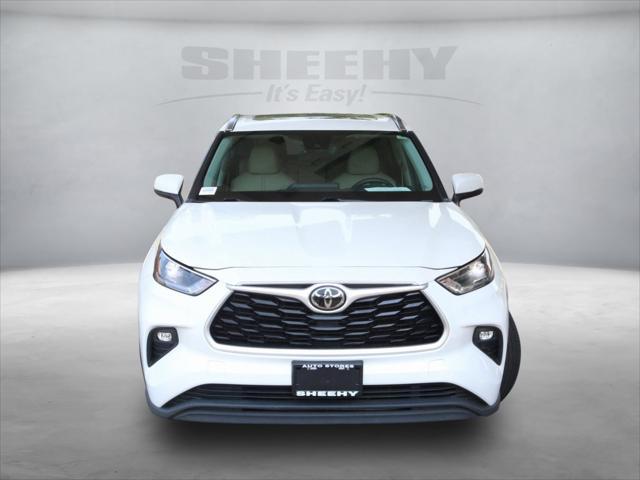 used 2021 Toyota Highlander car, priced at $32,498