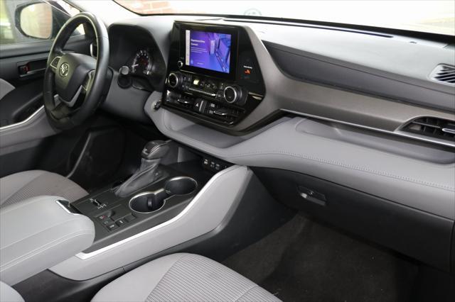 used 2023 Toyota Highlander car