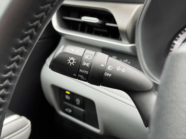used 2023 Toyota Highlander car, priced at $35,488
