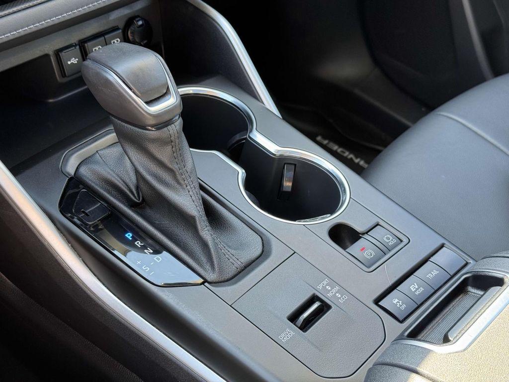 used 2020 Toyota Highlander Hybrid car, priced at $36,388
