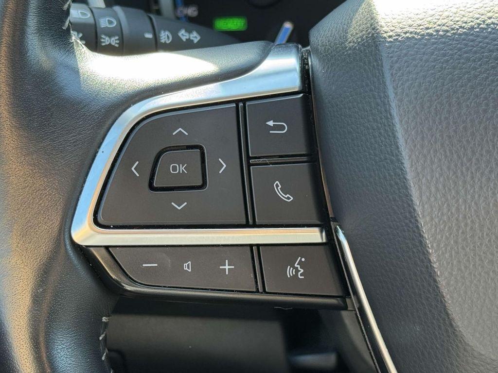 used 2020 Toyota Highlander Hybrid car, priced at $36,388