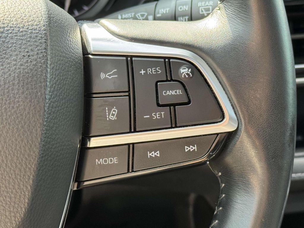 used 2021 Toyota Highlander car, priced at $31,987