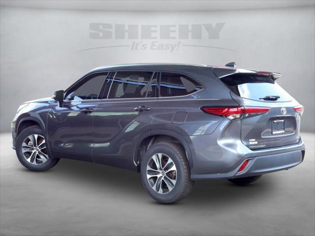 used 2021 Toyota Highlander car, priced at $32,988