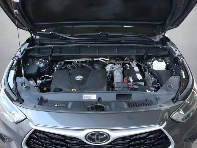 used 2021 Toyota Highlander car, priced at $32,988