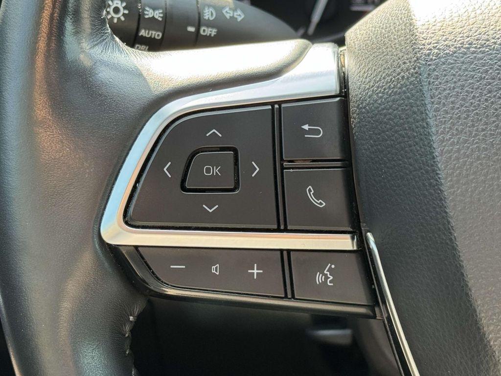 used 2021 Toyota Highlander car, priced at $31,987