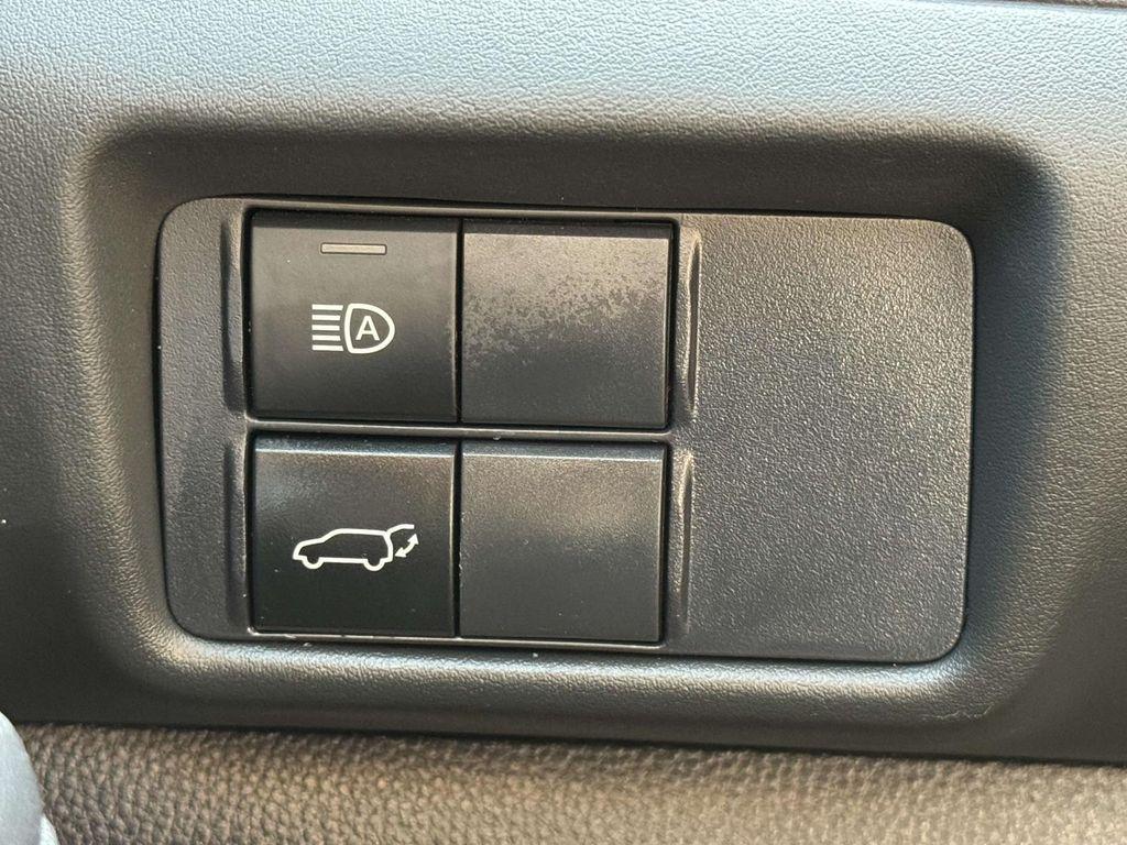 used 2021 Toyota Highlander car, priced at $31,987