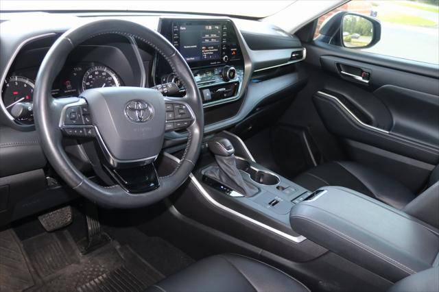 used 2021 Toyota Highlander car, priced at $32,988