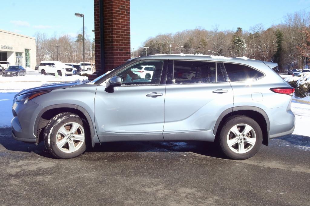 used 2021 Toyota Highlander car, priced at $30,450