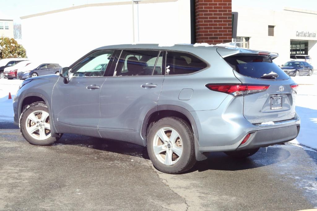 used 2021 Toyota Highlander car, priced at $30,450