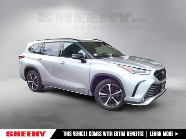 used 2021 Toyota Highlander car, priced at $38,902