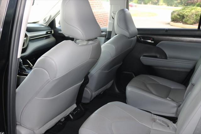 used 2022 Toyota Highlander car, priced at $38,988