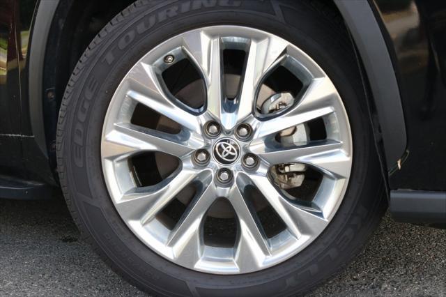 used 2022 Toyota Highlander car, priced at $38,988