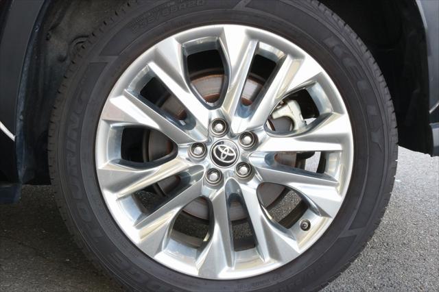used 2022 Toyota Highlander car, priced at $38,988