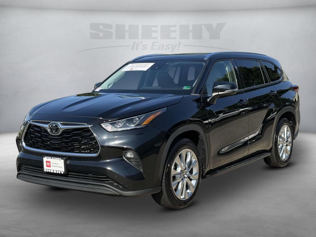 used 2022 Toyota Highlander car, priced at $37,488