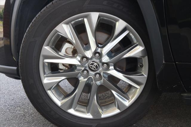 used 2022 Toyota Highlander car, priced at $38,988