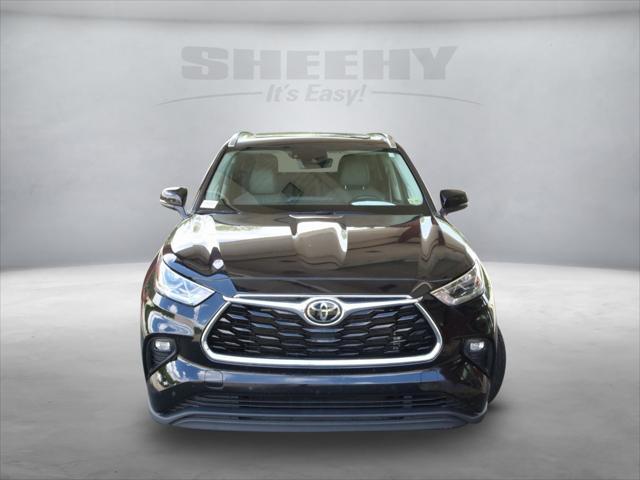 used 2022 Toyota Highlander car, priced at $38,988
