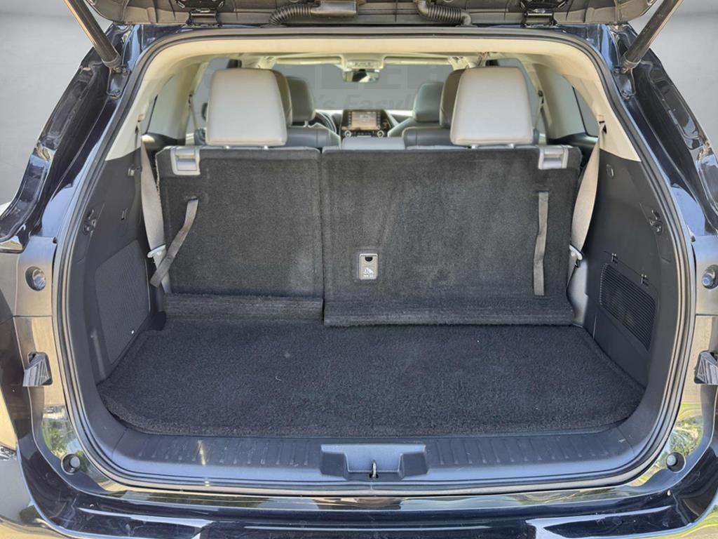 used 2022 Toyota Highlander car, priced at $37,488
