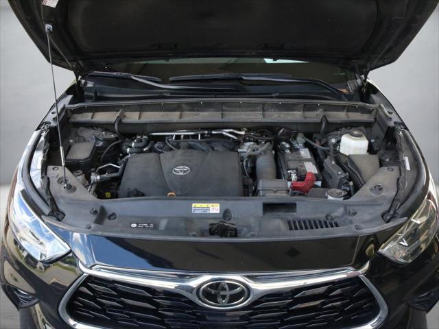 used 2022 Toyota Highlander car, priced at $38,988