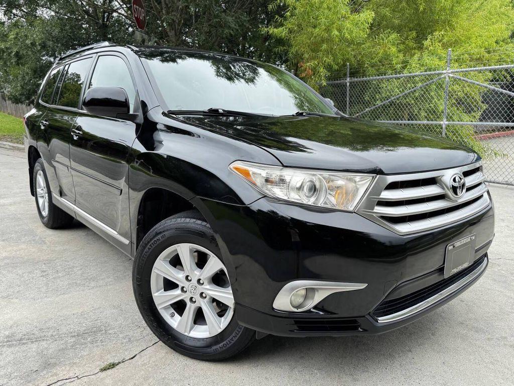 used 2013 Toyota Highlander car, priced at $8,999
