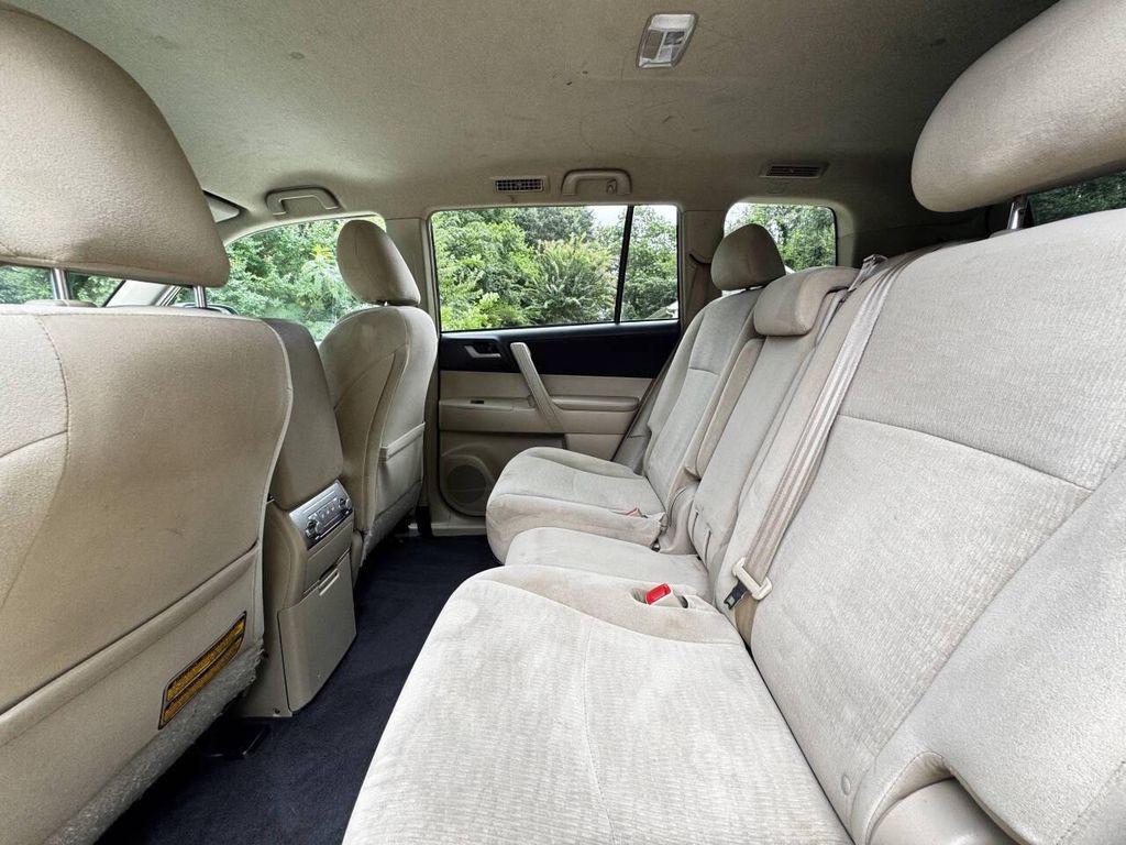 used 2013 Toyota Highlander car, priced at $8,999
