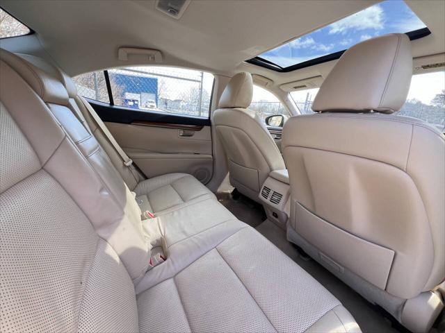used 2013 Lexus ES 300h car, priced at $14,999