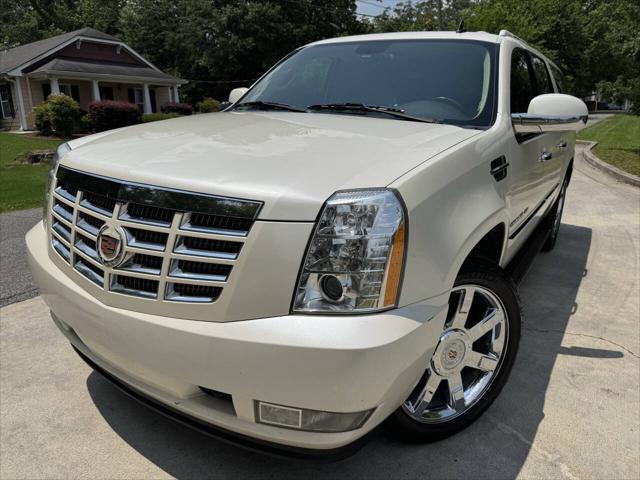 used 2014 Cadillac Escalade ESV car, priced at $8,500