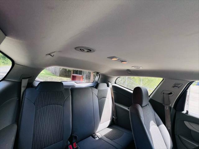 used 2015 Chevrolet Traverse car, priced at $6,500