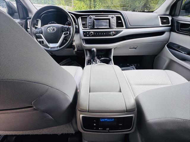 used 2016 Toyota Highlander car, priced at $16,551