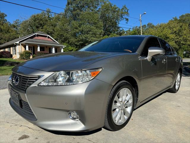 used 2015 Lexus ES 300h car, priced at $9,999