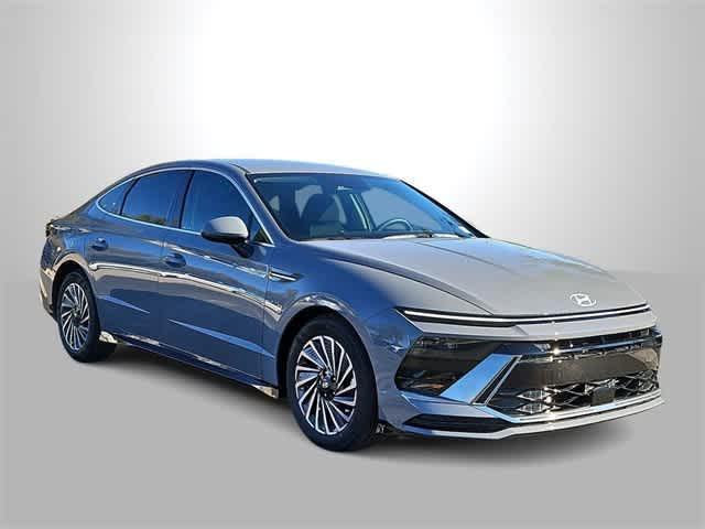 new 2025 Hyundai Sonata Hybrid car, priced at $32,898