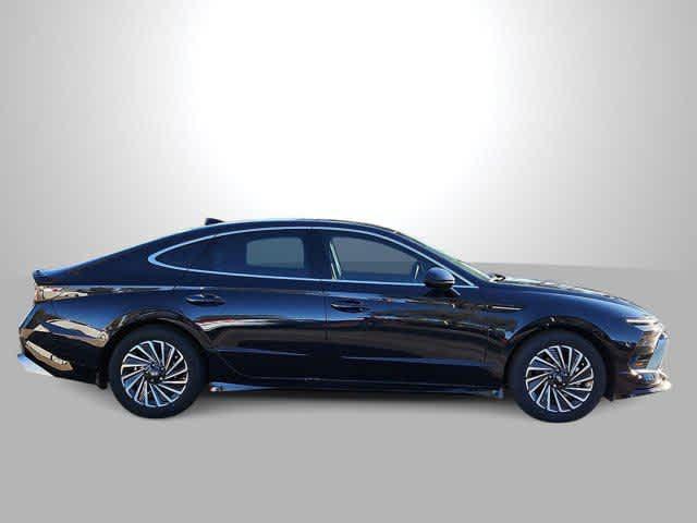 new 2025 Hyundai Sonata Hybrid car, priced at $32,928