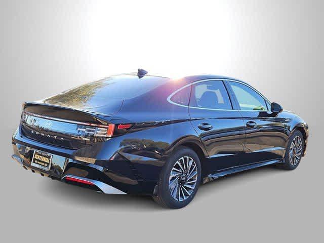 new 2025 Hyundai Sonata Hybrid car, priced at $32,928