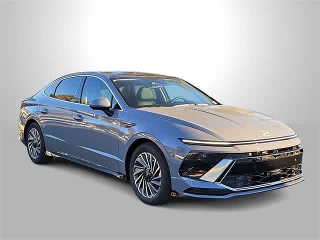 new 2025 Hyundai Sonata Hybrid car, priced at $39,185