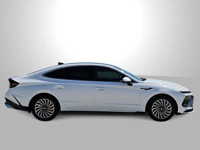 new 2025 Hyundai Sonata Hybrid car, priced at $39,835