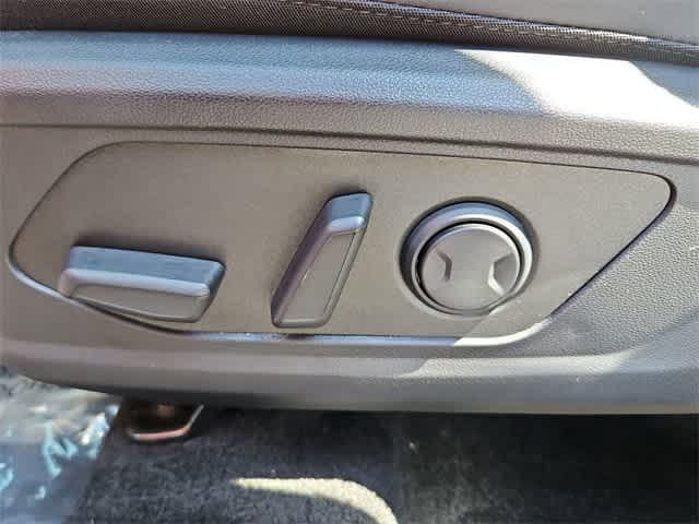 used 2025 Hyundai TUCSON Hybrid car, priced at $30,500