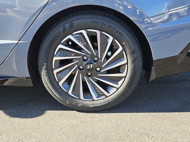 new 2025 Hyundai Sonata Hybrid car, priced at $39,140