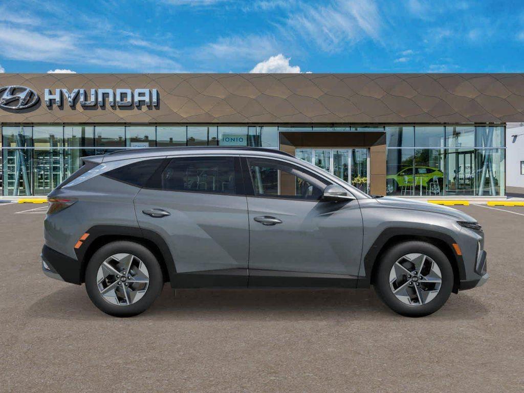 new 2025 Hyundai TUCSON Hybrid car, priced at $39,060