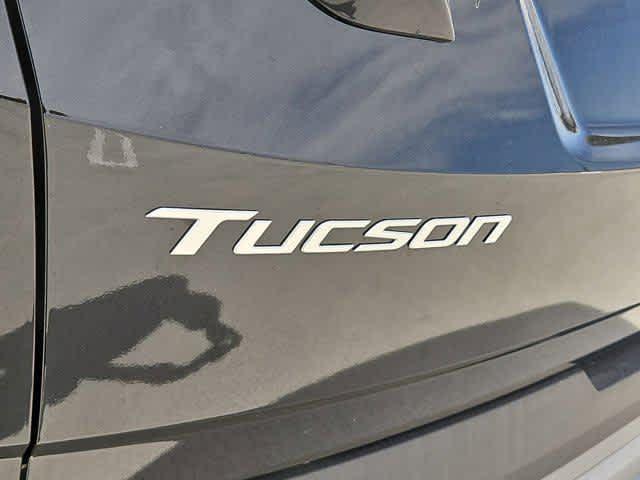 new 2025 Hyundai TUCSON Hybrid car, priced at $43,225