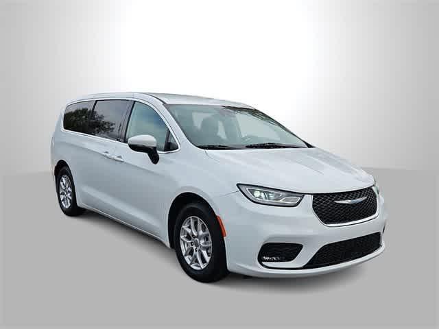 used 2023 Chrysler Pacifica car, priced at $21,500
