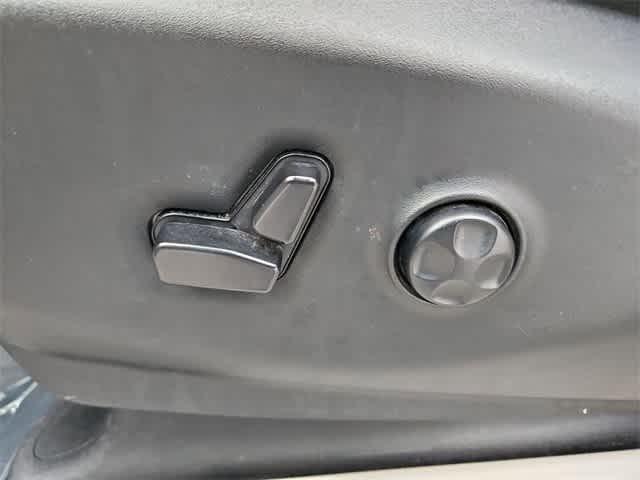 used 2023 Chrysler Pacifica car, priced at $21,500