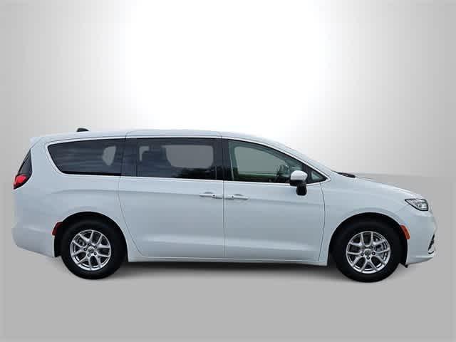 used 2023 Chrysler Pacifica car, priced at $21,500
