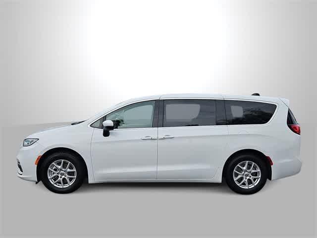 used 2023 Chrysler Pacifica car, priced at $21,500