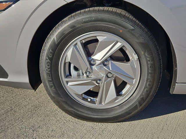 new 2025 Hyundai Elantra car, priced at $24,040