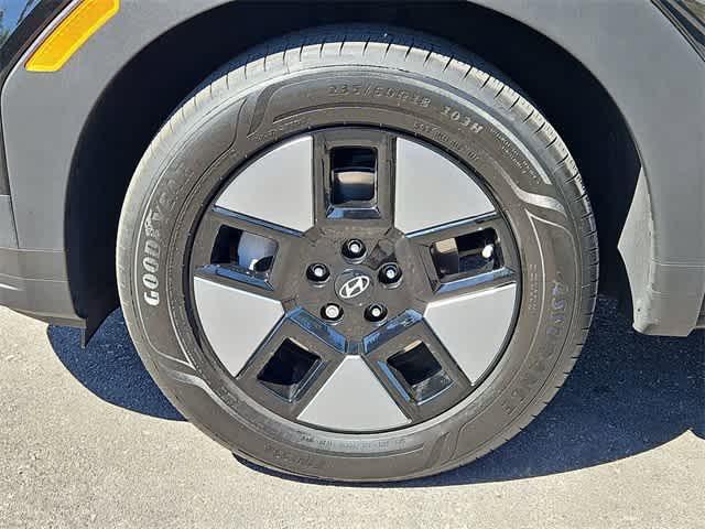 used 2024 Hyundai Santa Fe car, priced at $32,500